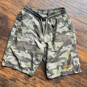 Eddie Bauer Swim Trunks camo boys size small (H12)